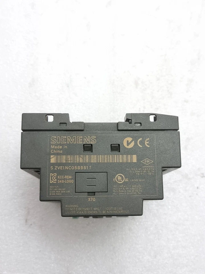 SIEMENS 6ED1052-1MD00-0BA6 LOGO LOGIC MODULE 12/24VDC (Display Problem)